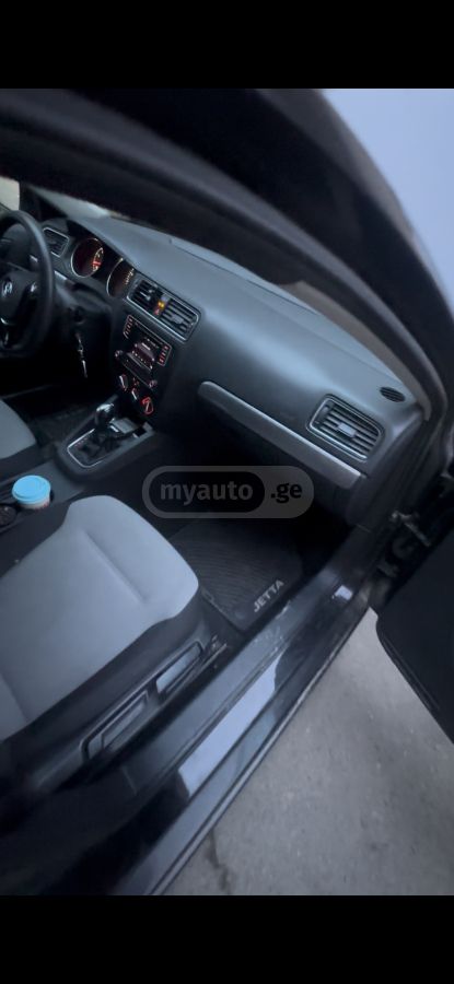 Volkswagen Jetta - фото 8