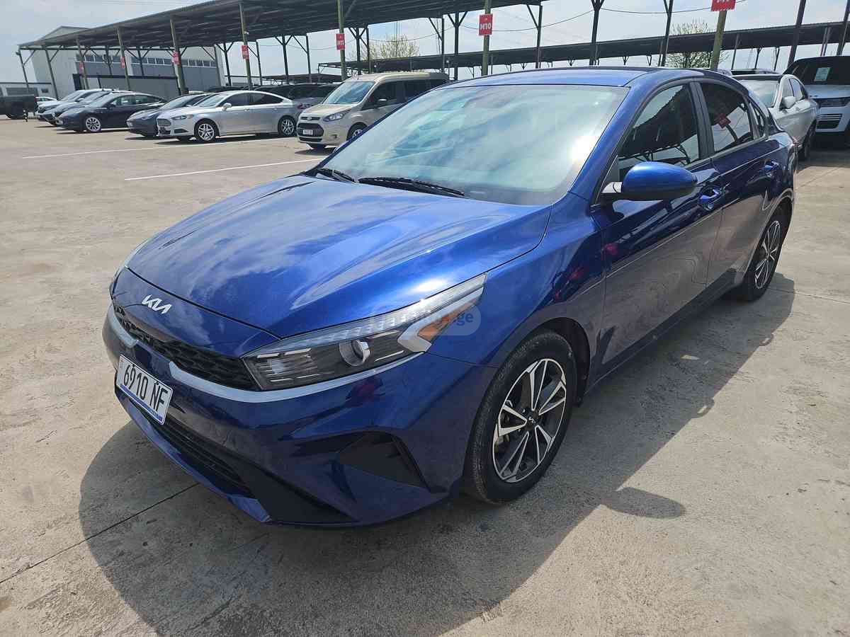 Kia Forte - фото 1