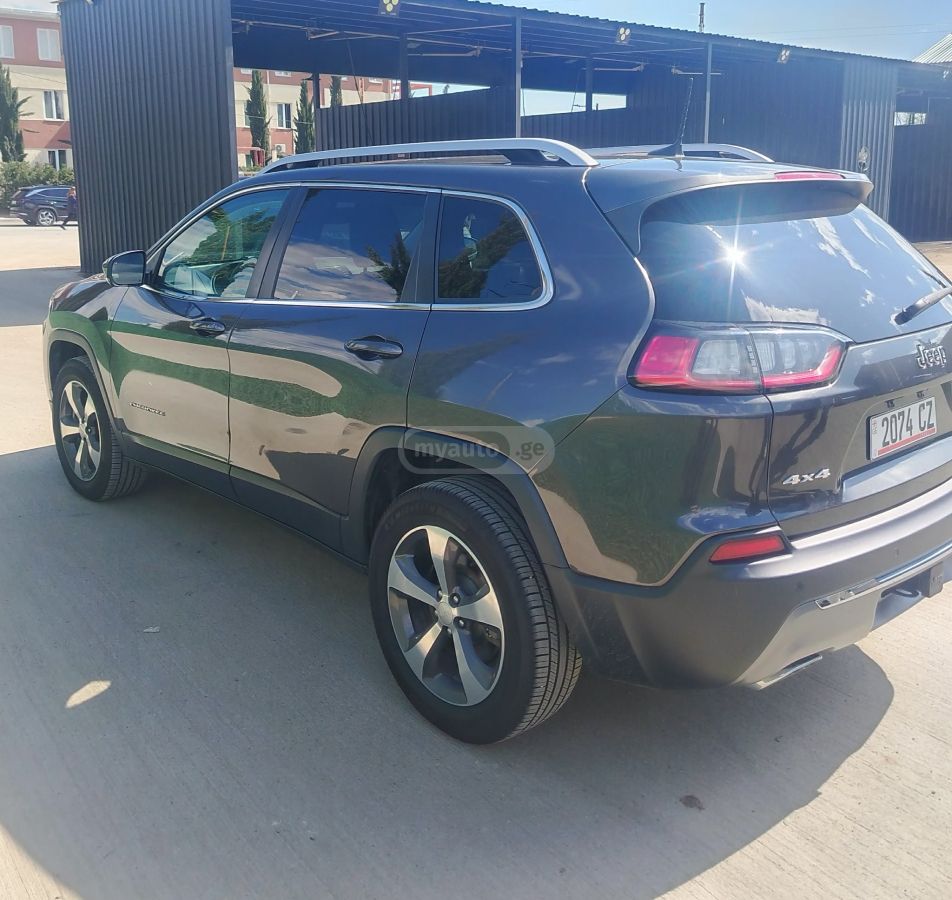 Jeep Cherokee - фото 7