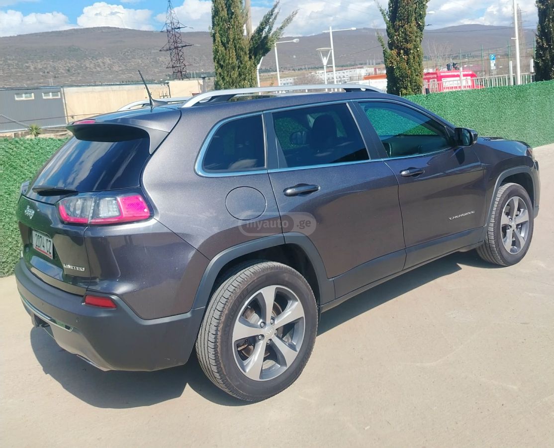 Jeep Cherokee - фото 8