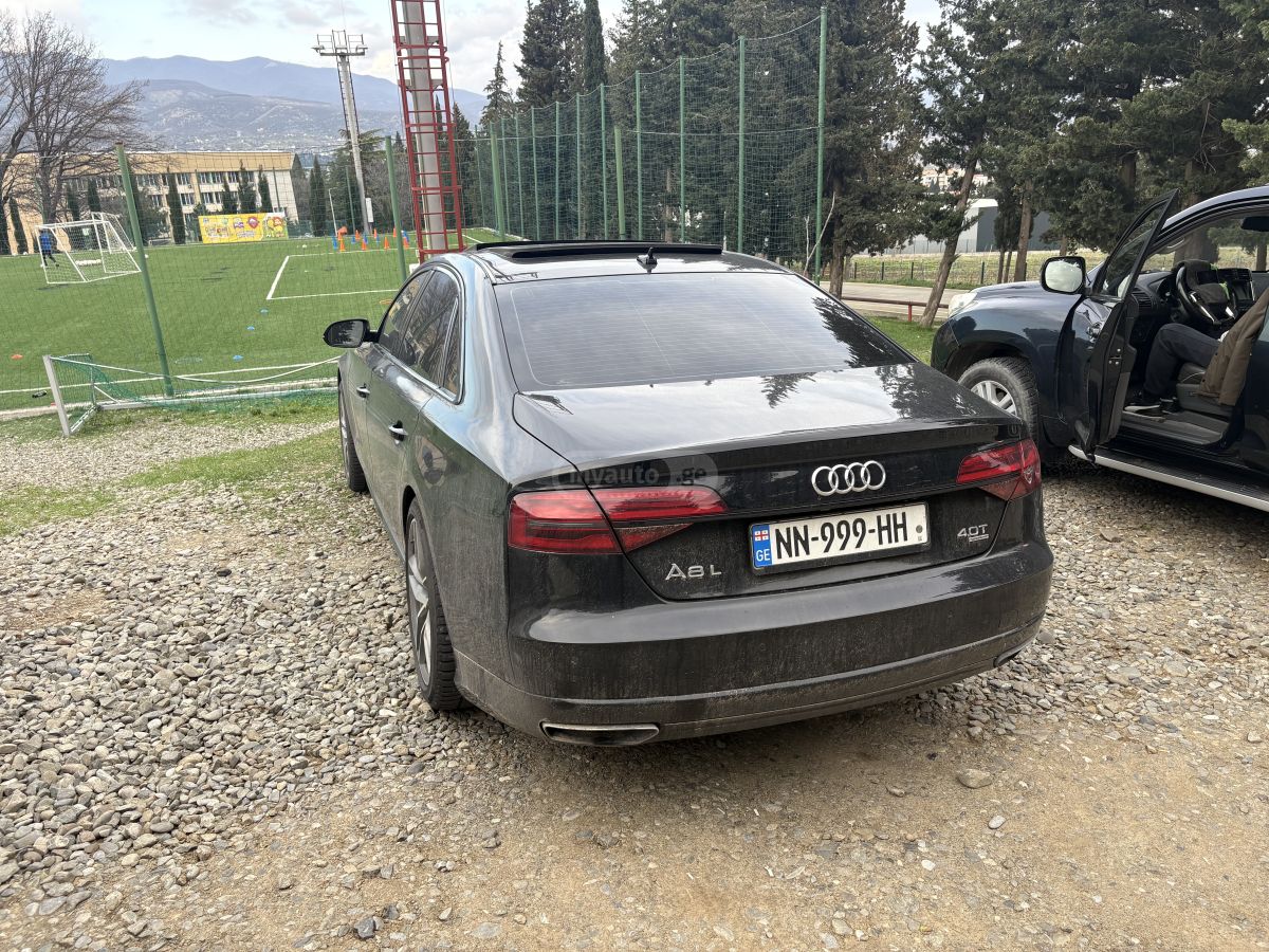 Audi A8 - фото 4