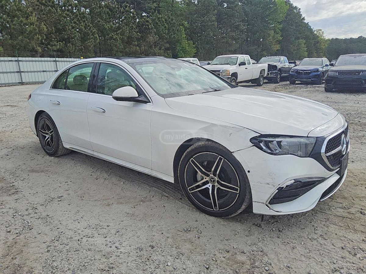 Mercedes-Benz E 350 2025 — миниатюра 5