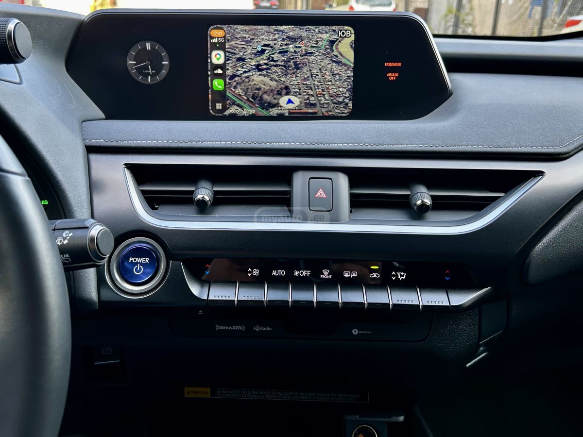 Lexus UX 250 h - фото 12