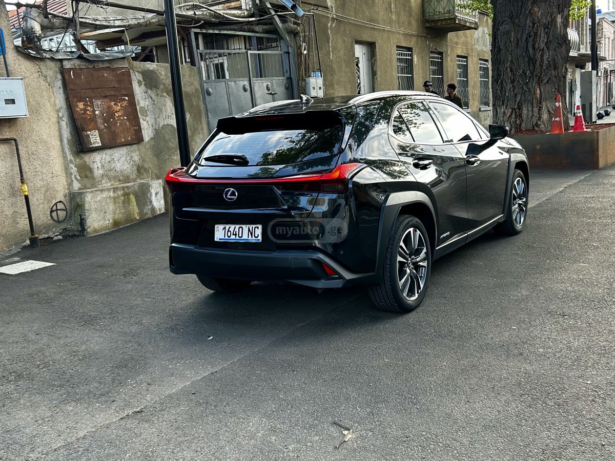 Lexus UX 250 h - фото 5