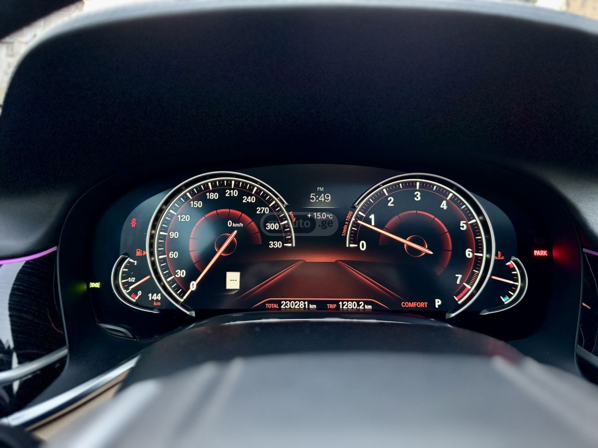 BMW 750 - фото 10