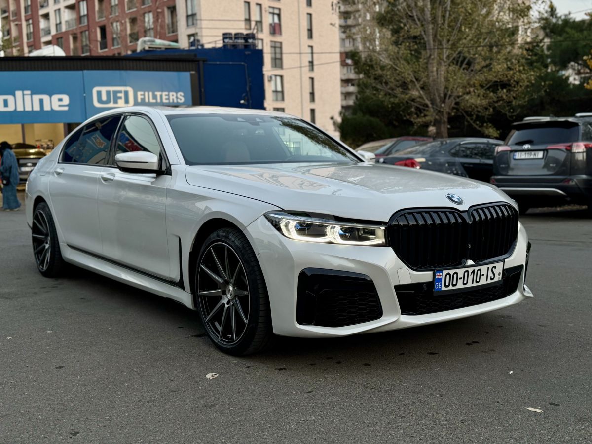 BMW 750 - фото 2