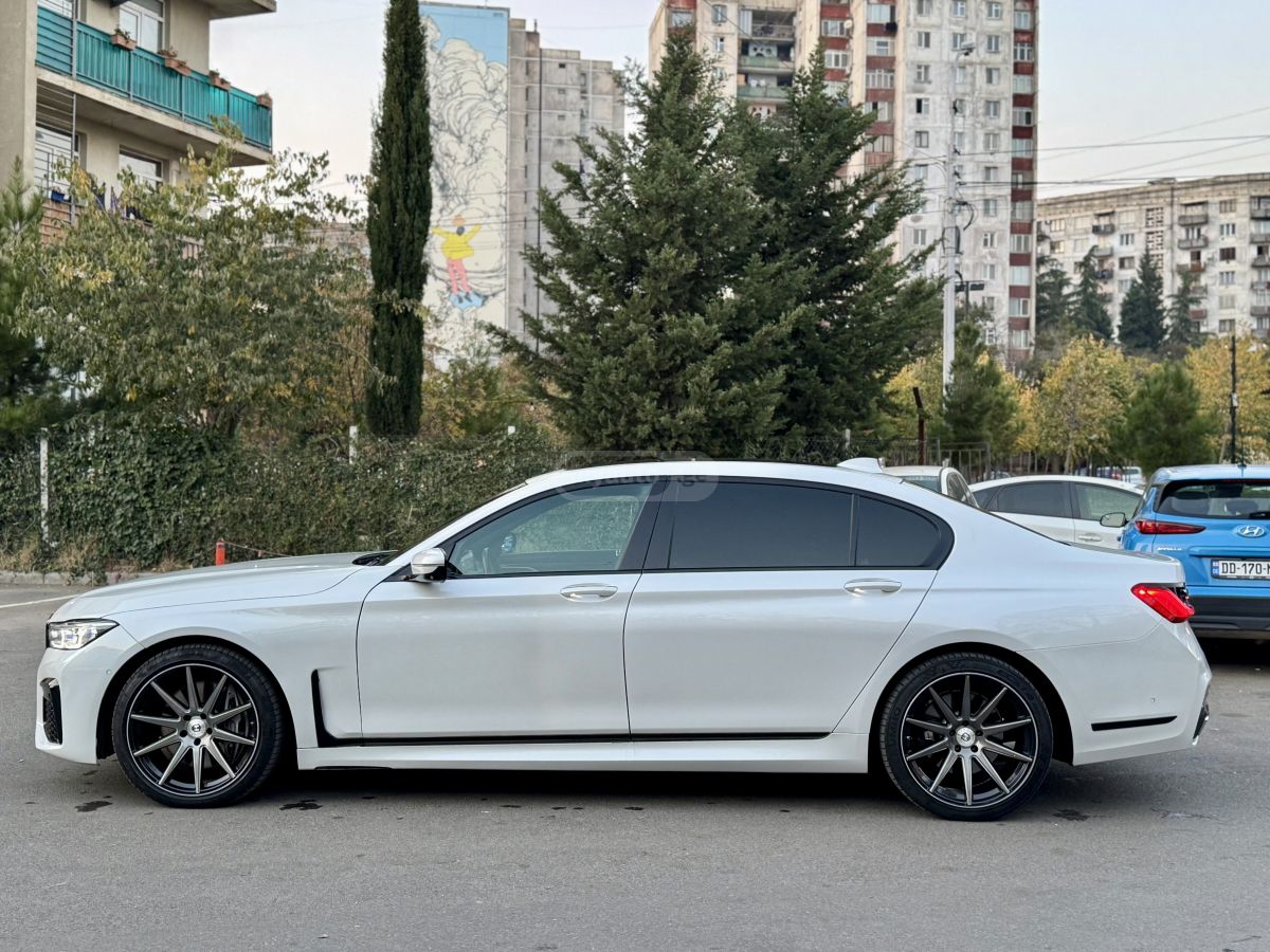 BMW 750 - фото 6