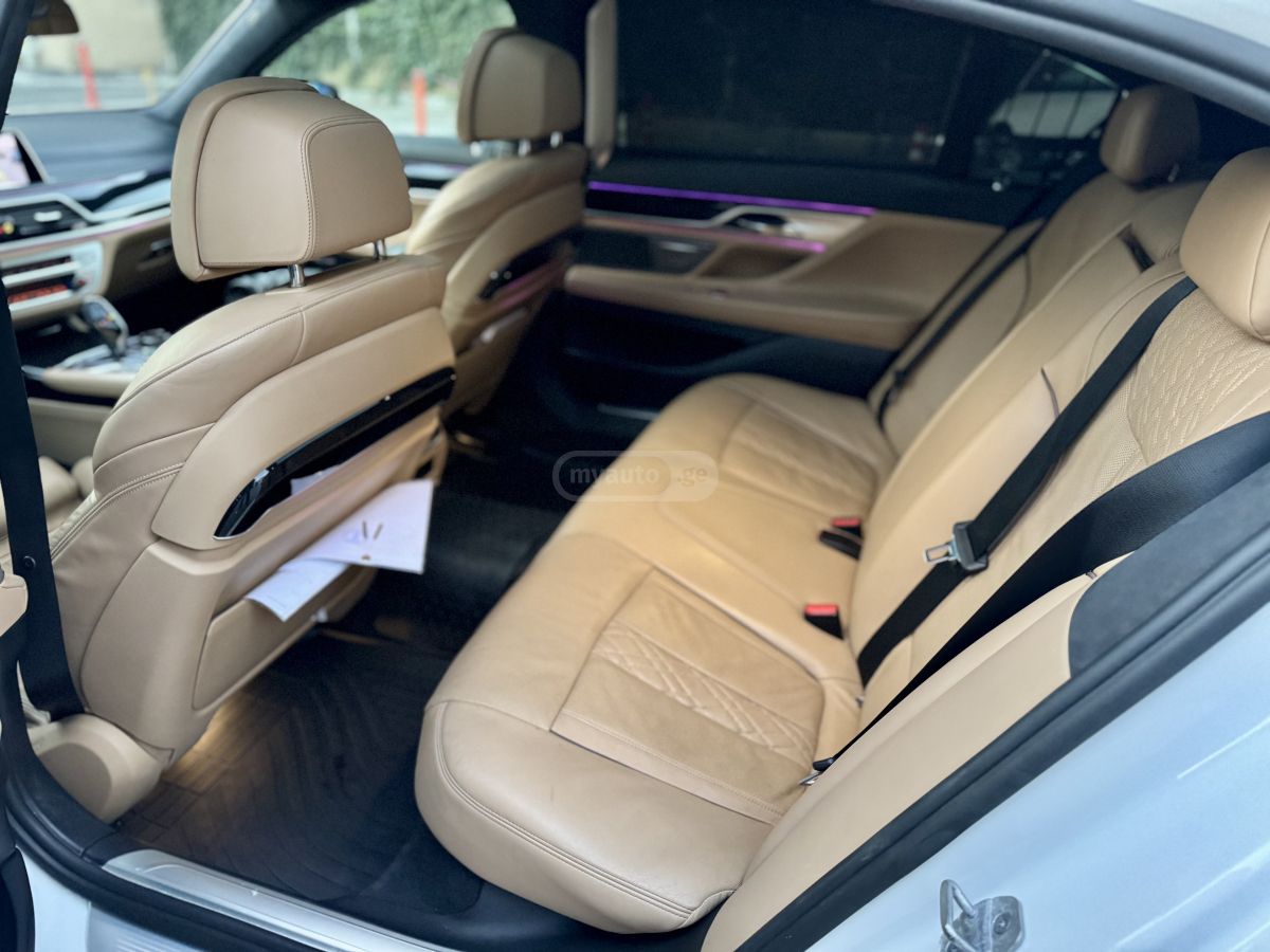 BMW 750 - фото 9