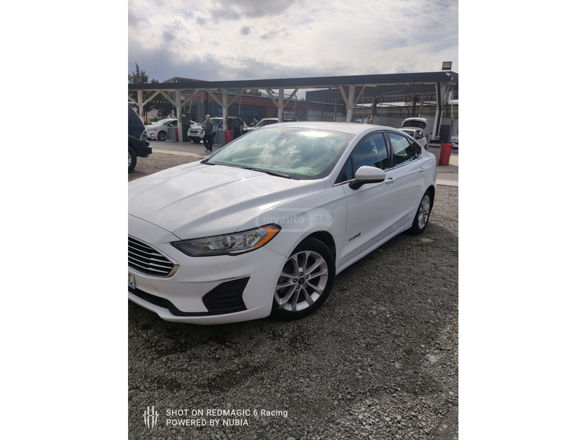 Ford Fusion - фото 2