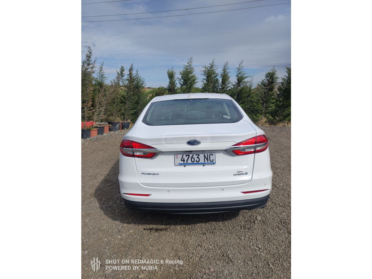 Ford Fusion - фото 8