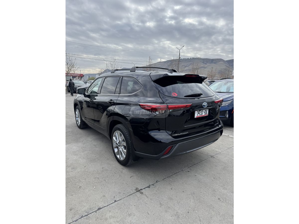 Toyota Highlander - фото 2