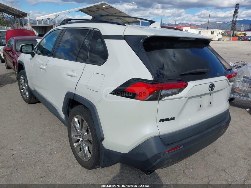 Toyota RAV 4 - фото 3