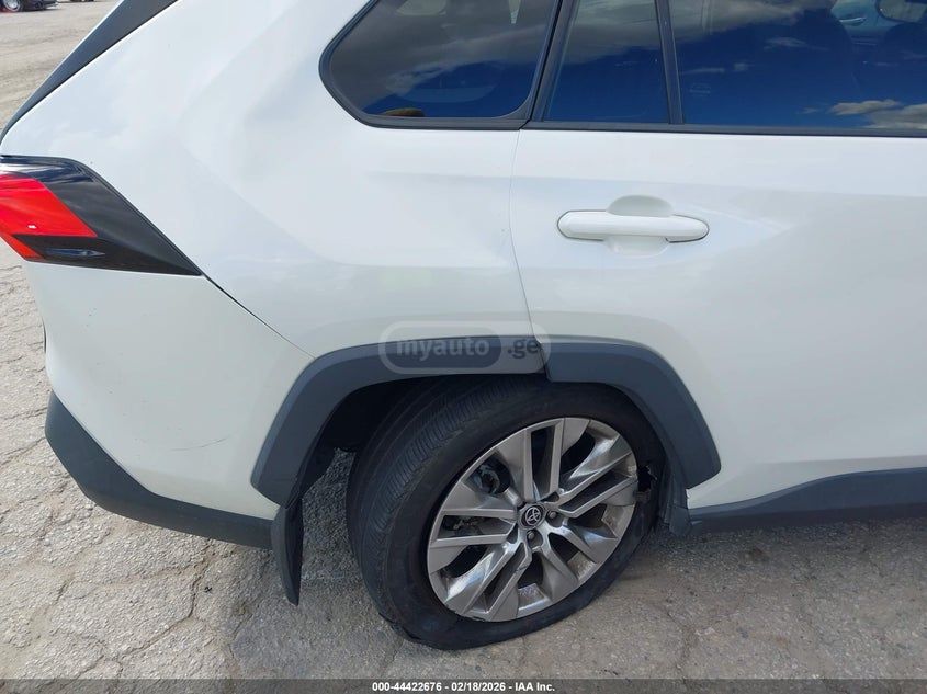 Toyota RAV 4 - фото 6