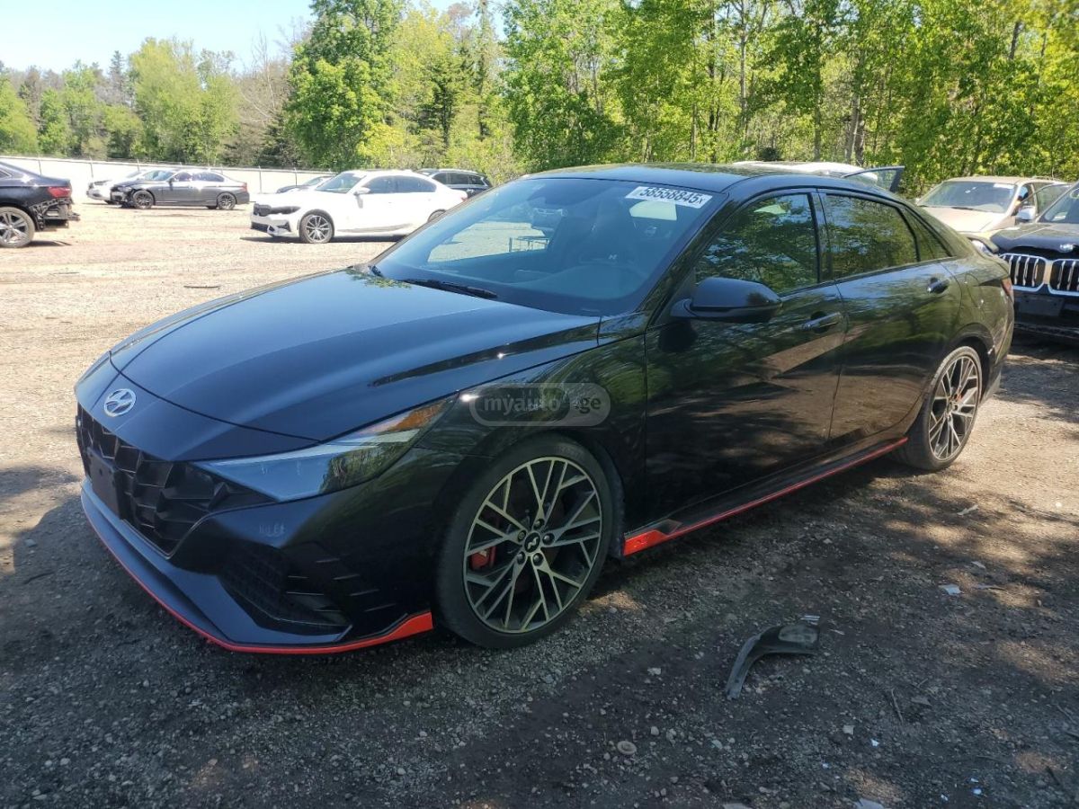 Hyundai Elantra - фото 1