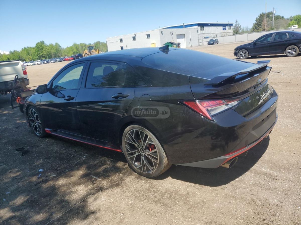 Hyundai Elantra - фото 2