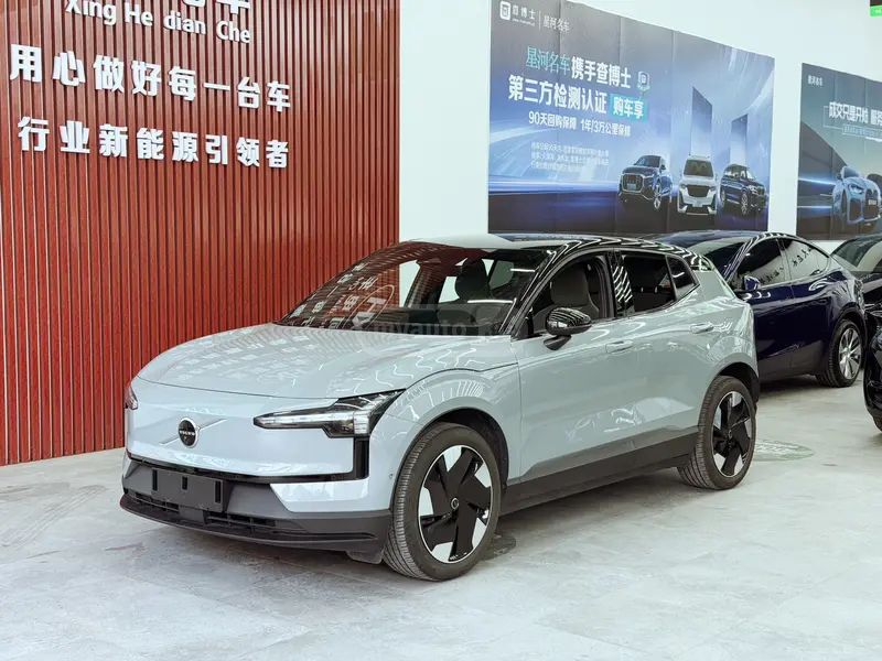 Volvo EX30 2025 — миниатюра 1