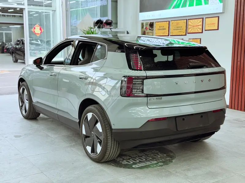 Volvo EX30 2025 — миниатюра 5