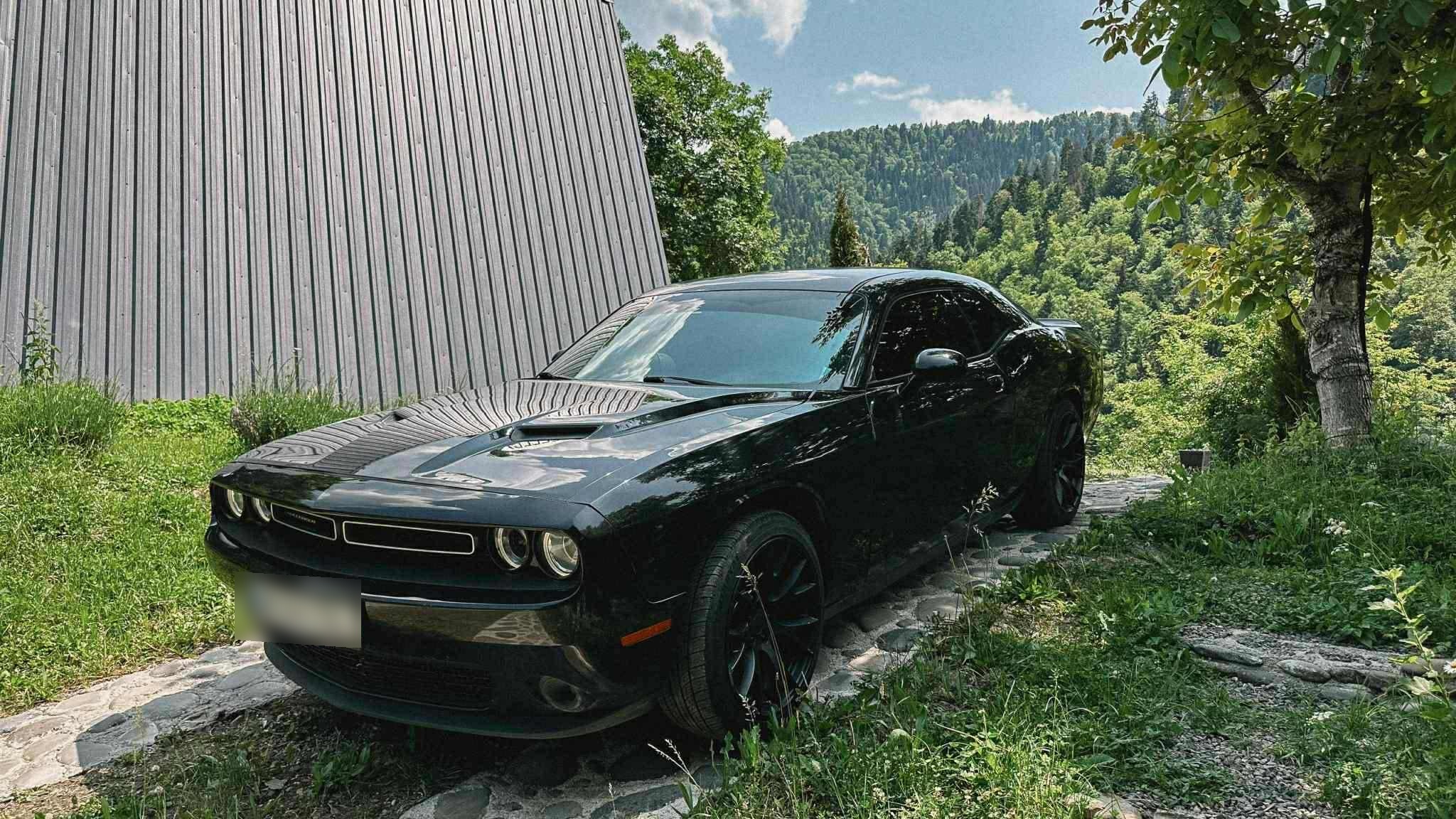 Dodge Challenger - фото 1