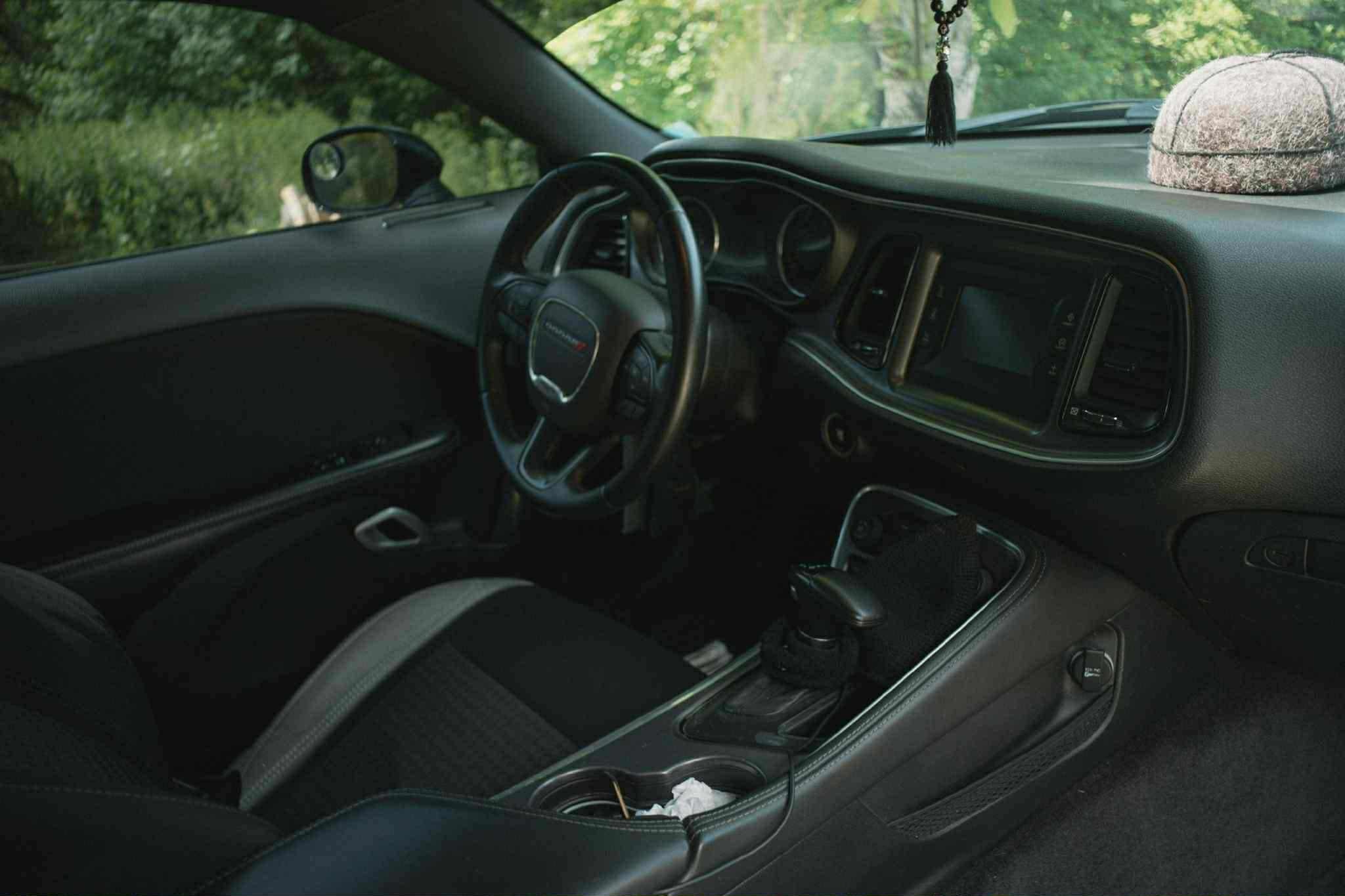 Dodge Challenger - фото 2