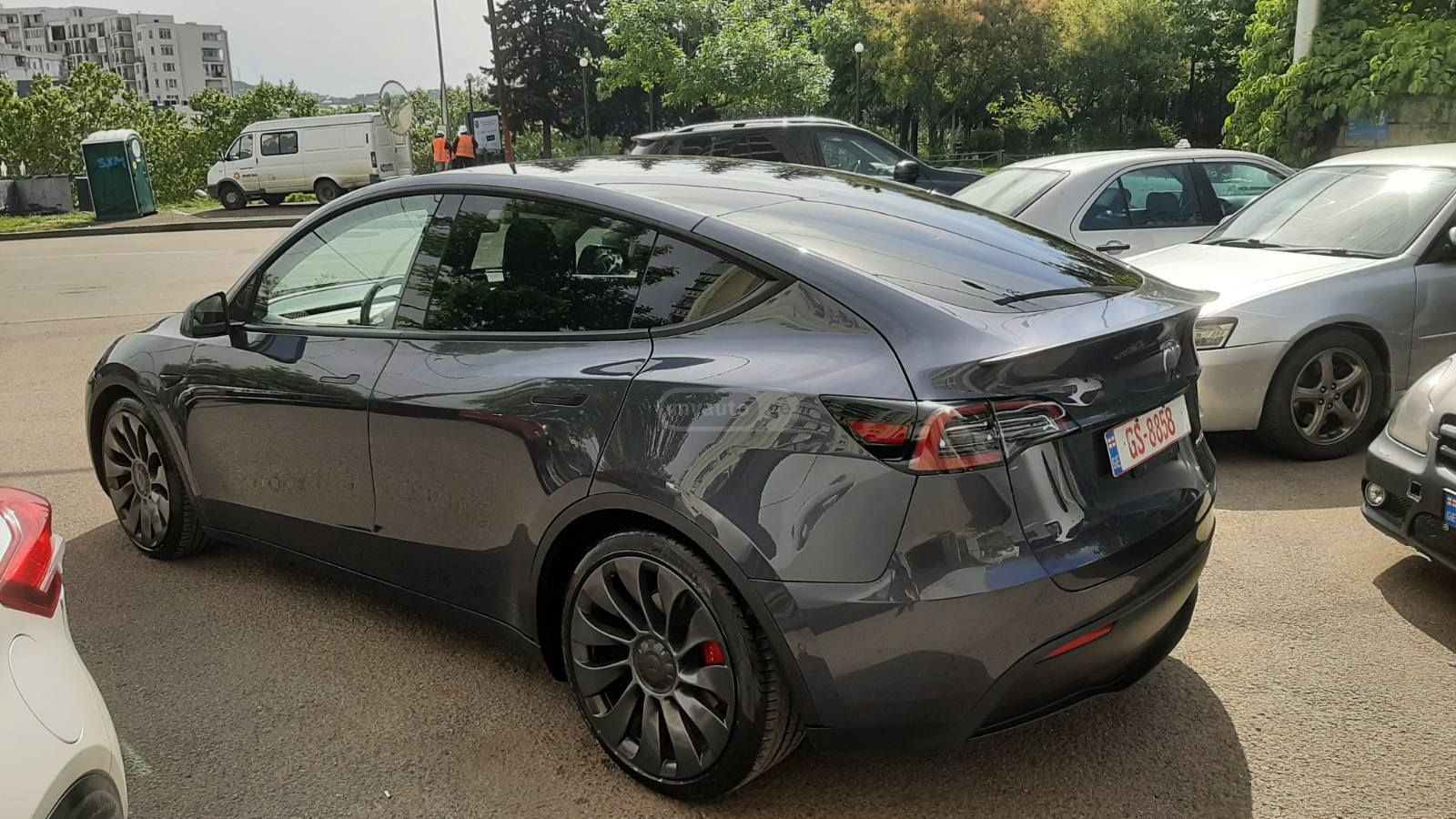 Tesla Model Y - фото 1
