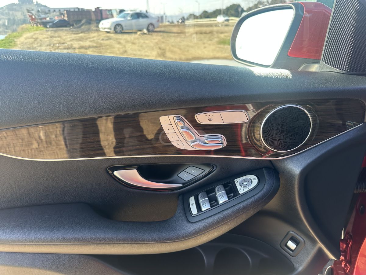 Mercedes-Benz GLC 300 - фото 13