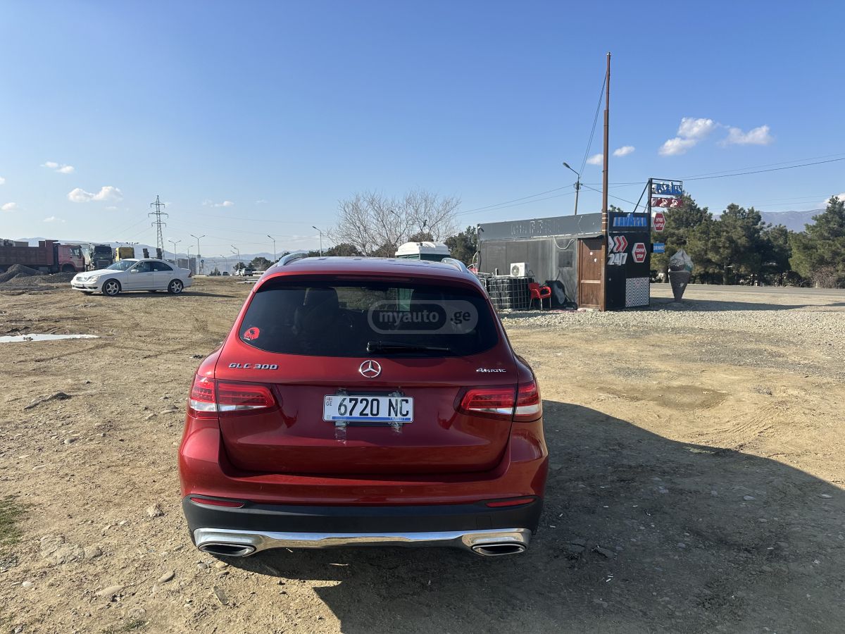 Mercedes-Benz GLC 300 - фото 7