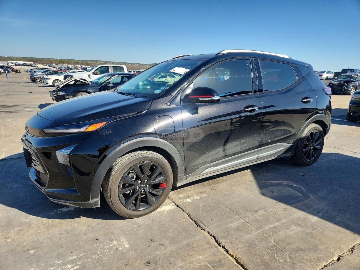 Chevrolet Bolt EUV - фото 1