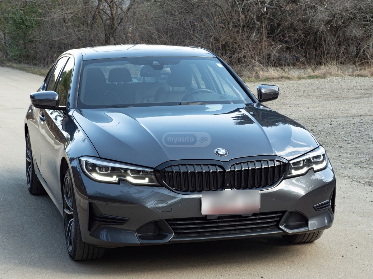 BMW 330 - фото 1