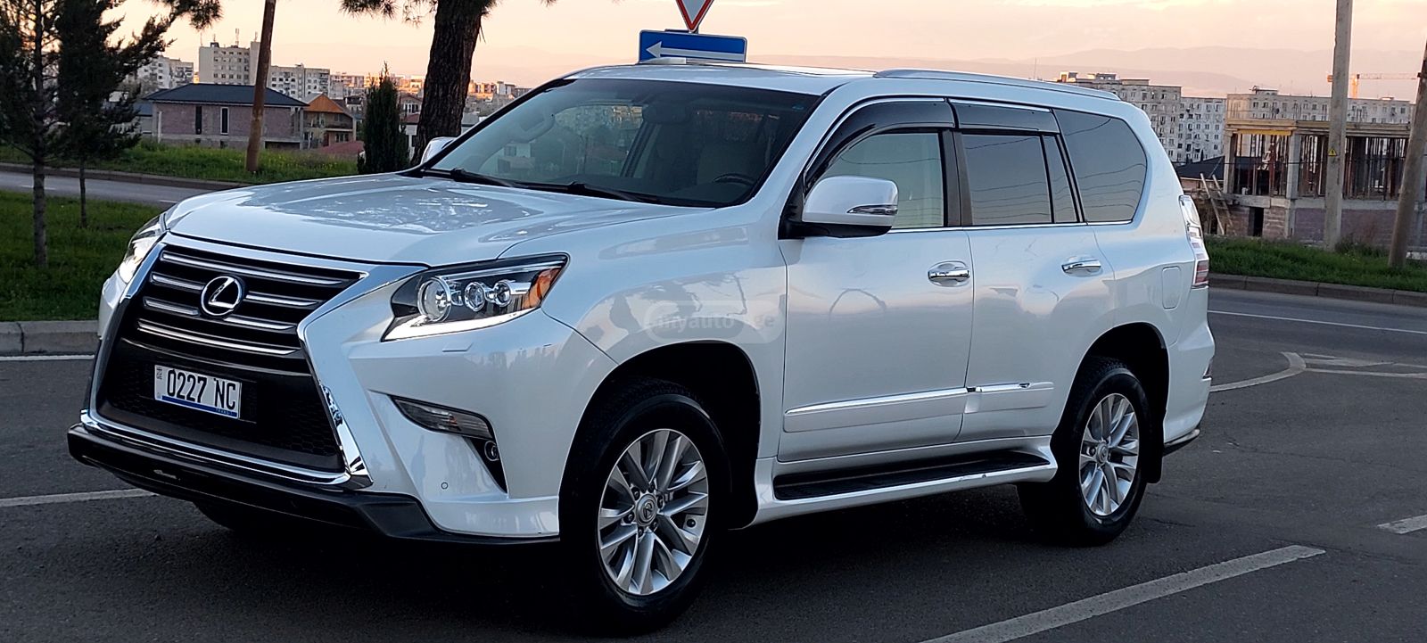 Lexus GX 460 - фото 2