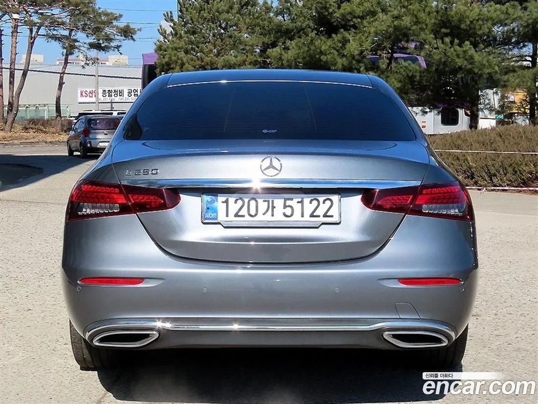 Mercedes-Benz E 63 AMG 2021 — миниатюра 4