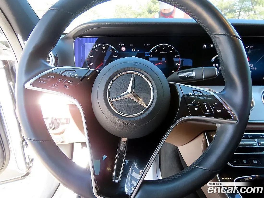 Mercedes-Benz E 63 AMG 2021 — миниатюра 8