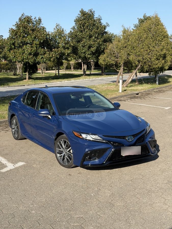 Toyota Camry - фото 2