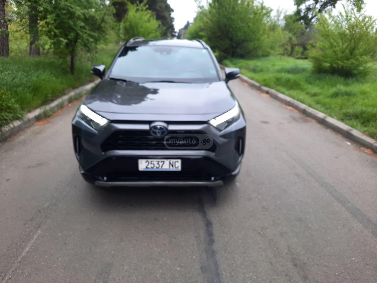 Toyota Rav 4 - фото 1