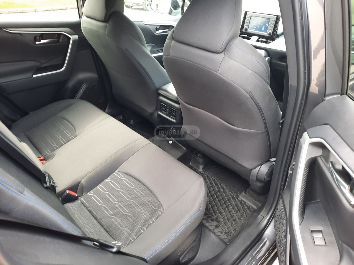 Toyota Rav 4 - фото 6