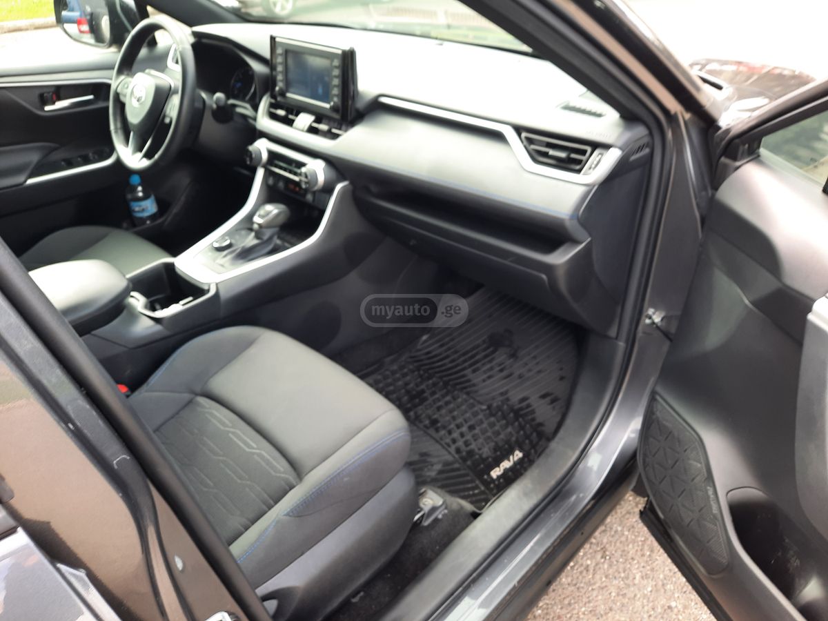 Toyota Rav 4 - фото 7