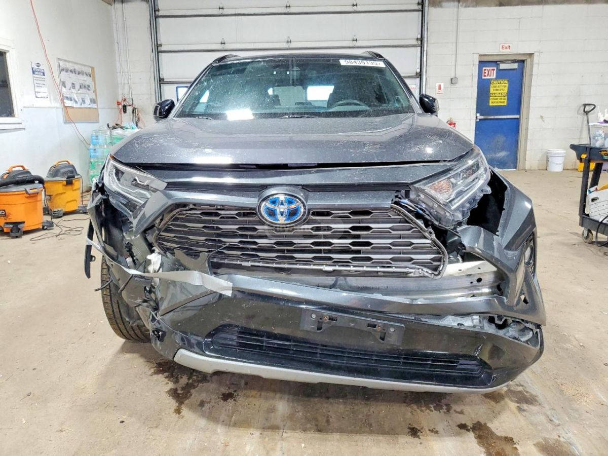 Toyota RAV 4 - фото 5