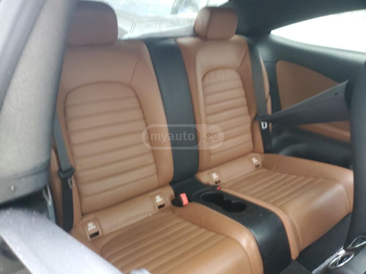 Mercedes-Benz C 300 - фото 10