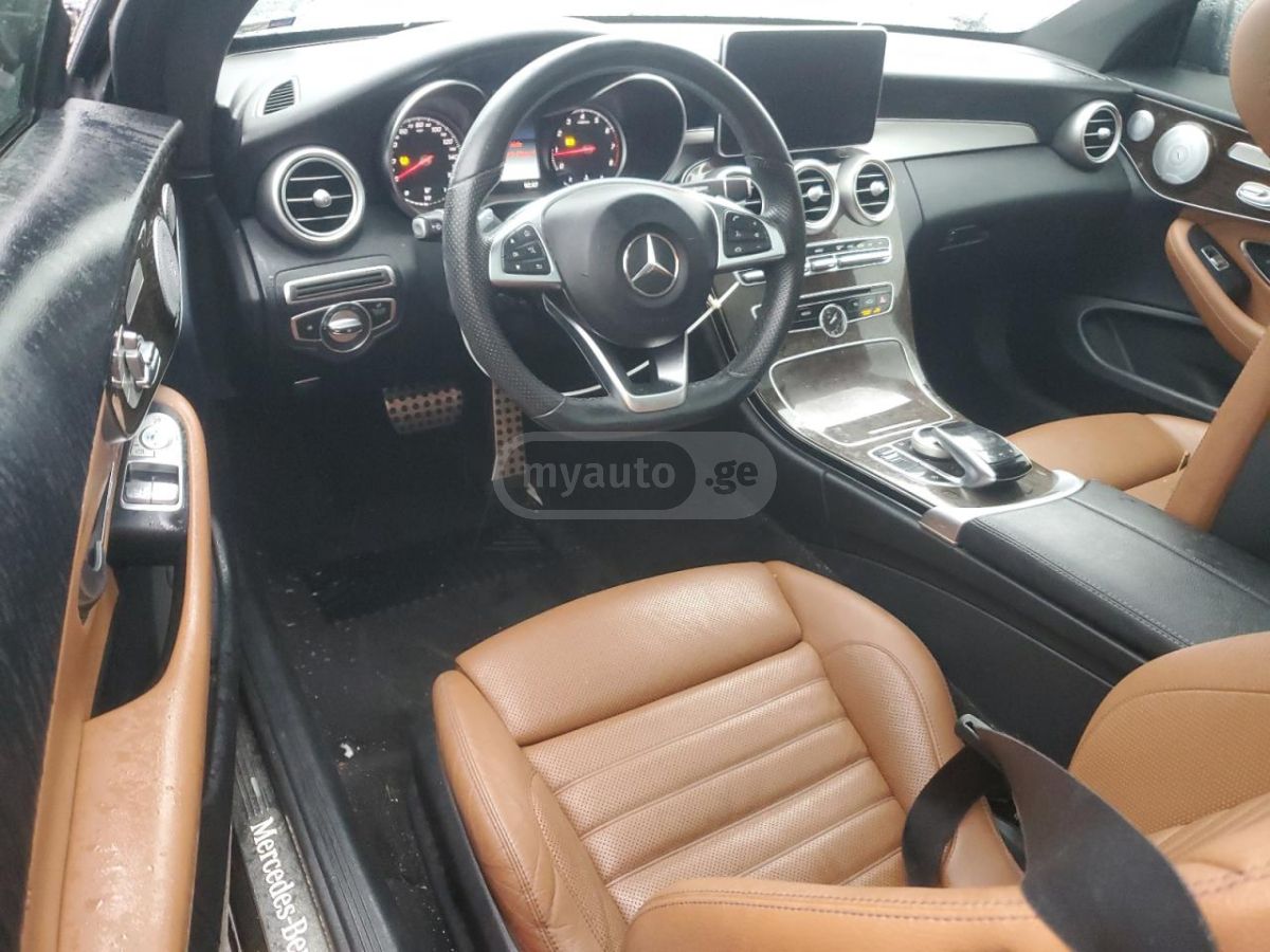 Mercedes-Benz C 300 - фото 7
