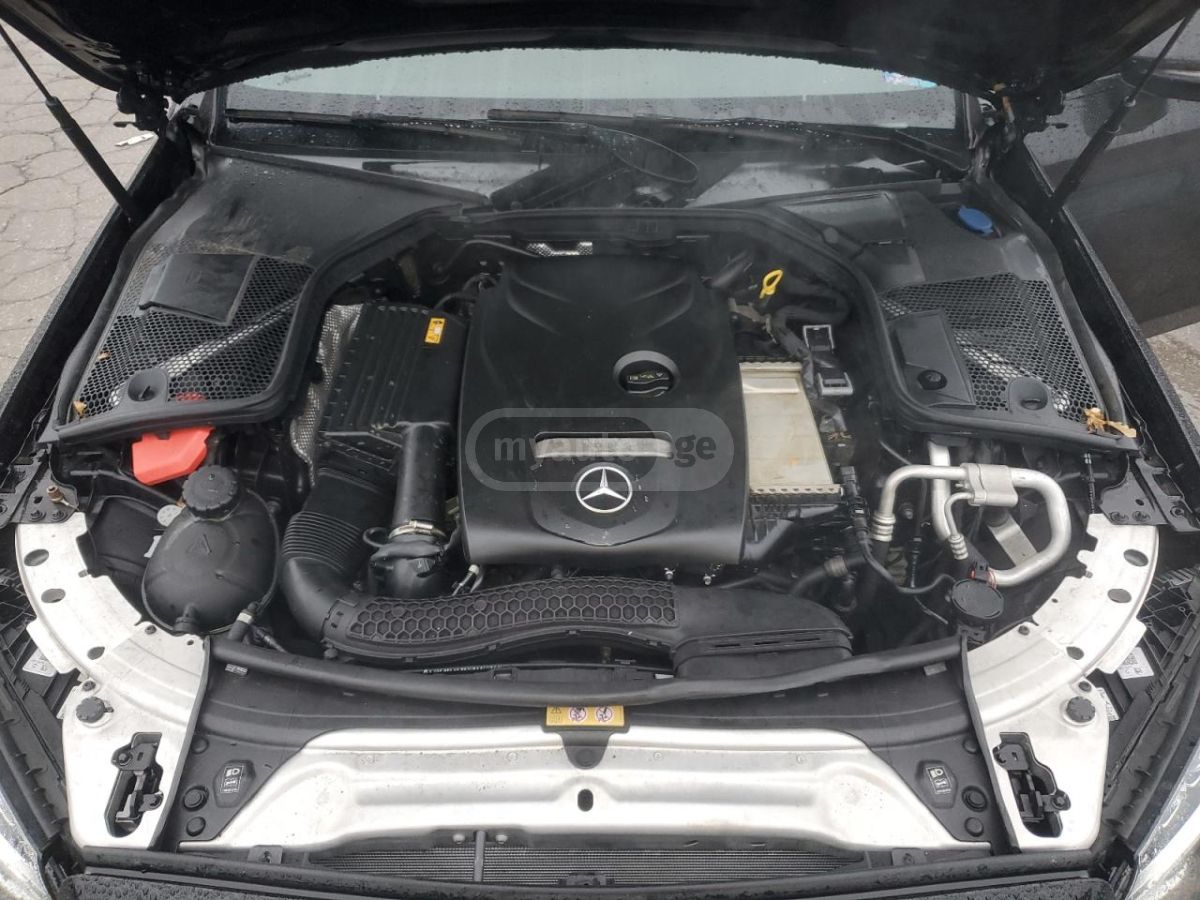 Mercedes-Benz C 300 - фото 8