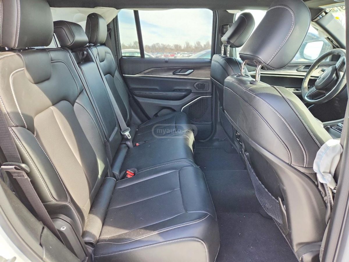 Jeep Cherokee 2024 — миниатюра 11