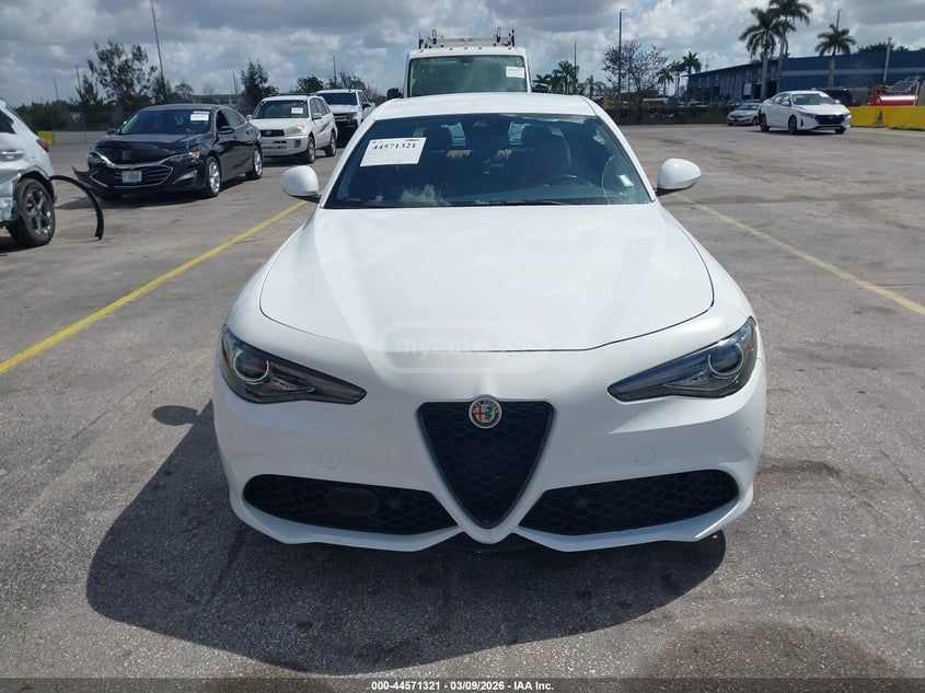 Alfa Romeo GIULIA SPRINT RWD — миниатюра 10