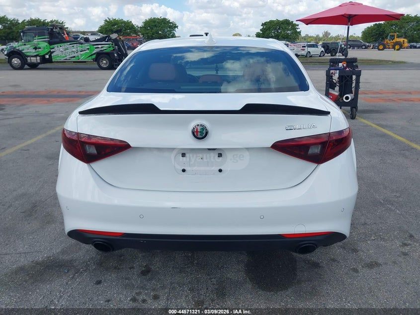 Alfa Romeo GIULIA SPRINT RWD — миниатюра 14