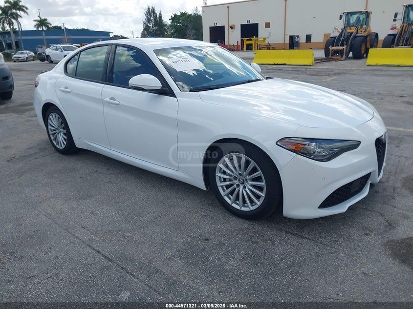 Alfa Romeo GIULIA SPRINT RWD — миниатюра 15