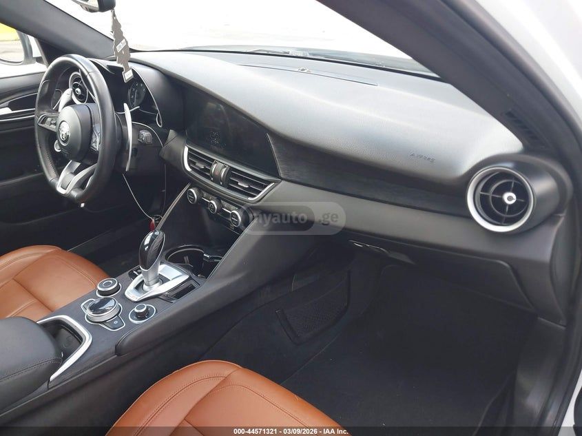 Alfa Romeo GIULIA SPRINT RWD — миниатюра 4