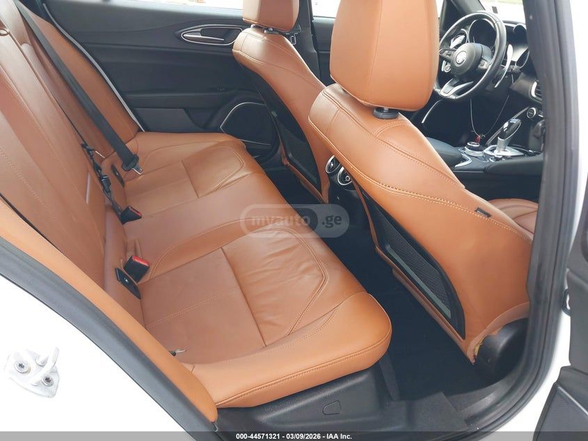 Alfa Romeo GIULIA SPRINT RWD — миниатюра 7