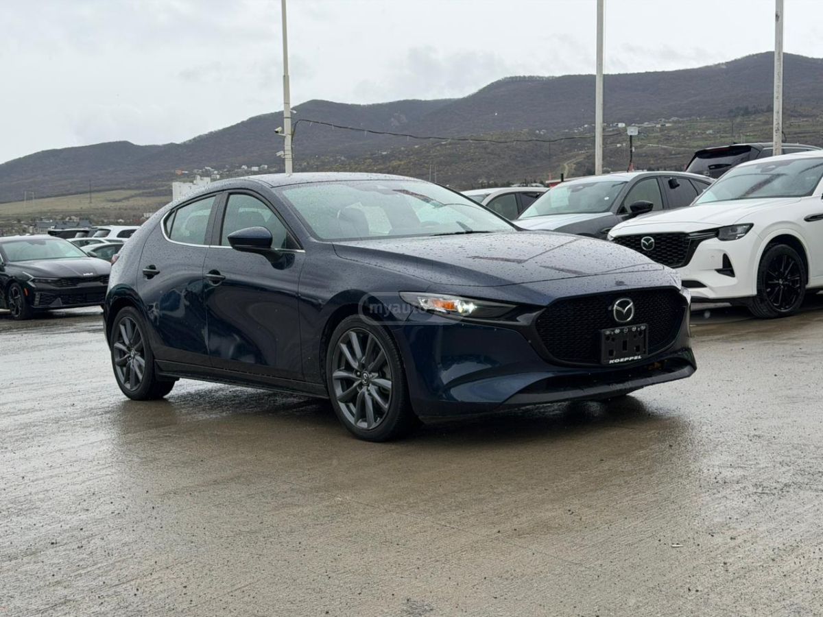 Mazda Mazda 3 - фото 2