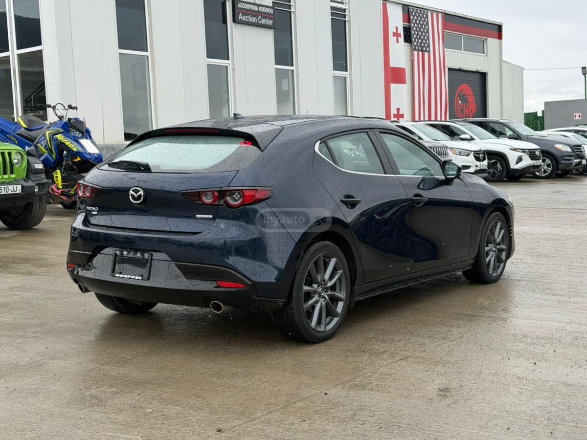 Mazda Mazda 3 - фото 4