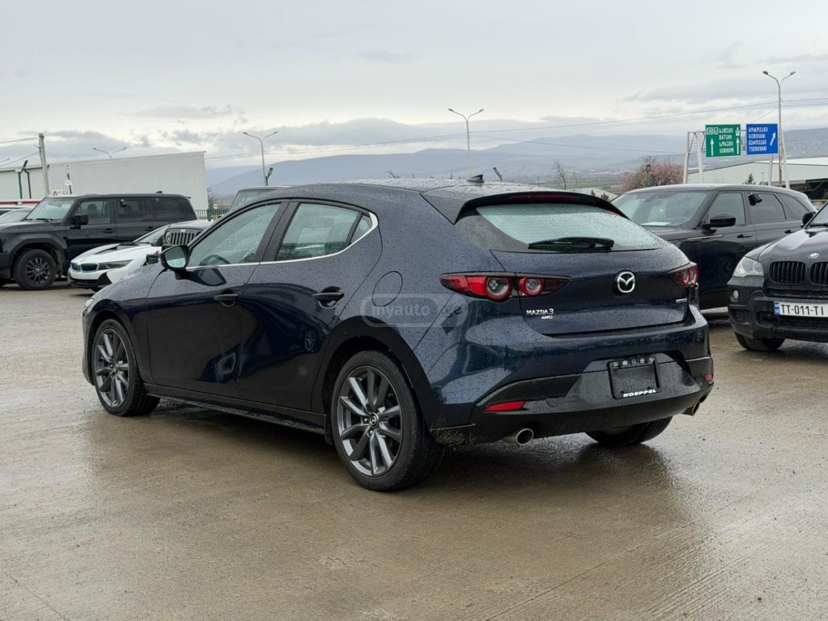 Mazda Mazda 3 - фото 5