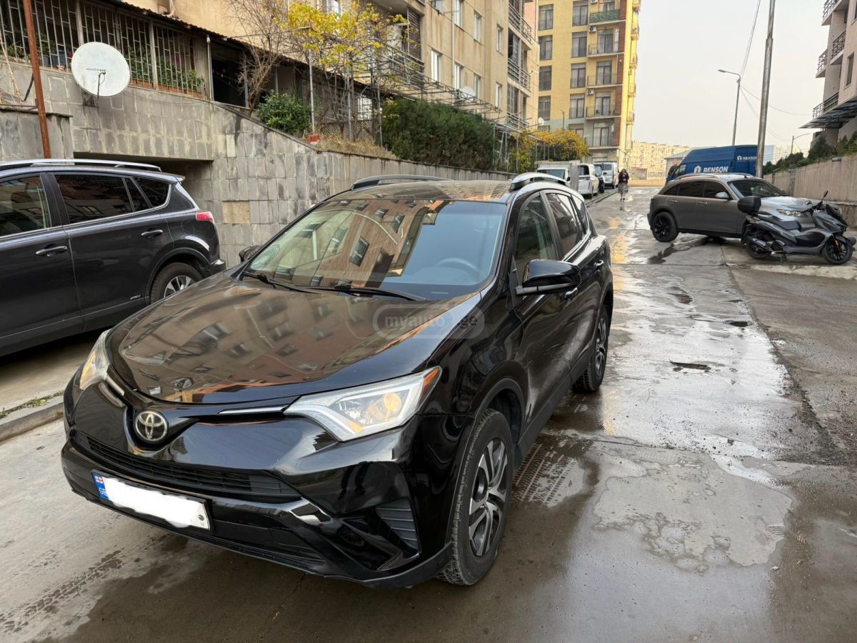 Toyota RAV 4 - фото 1