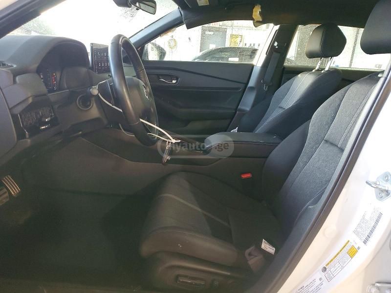 Honda Sport 4dr Sedan CVT — миниатюра 6